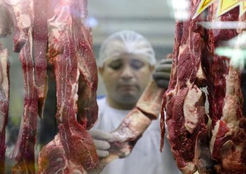 Com valor da carne em alta, ministra da agropecuária diz que prioridade é mercado brasileiro