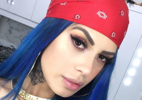 Em vídeo só de calcinha, Tati Zaqui incendeia imaginação de seguidores