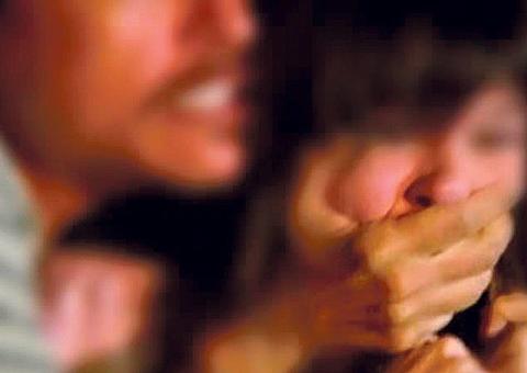 'Arrependido', pai se entrega à polícia após estuprar a filha de 12 anos em Manaus