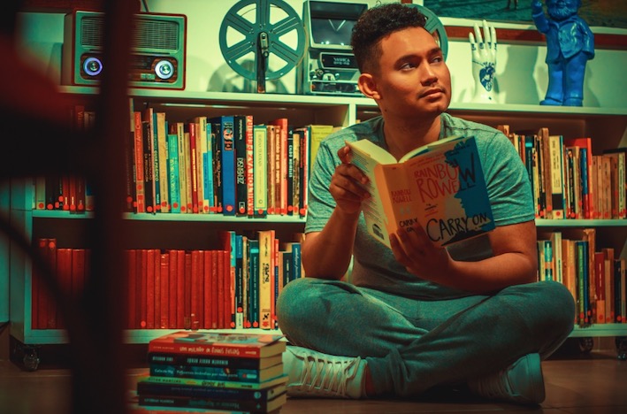 Escritor amazonense lidera ranking nacional de obras LGBT mais vendidas da Amazon