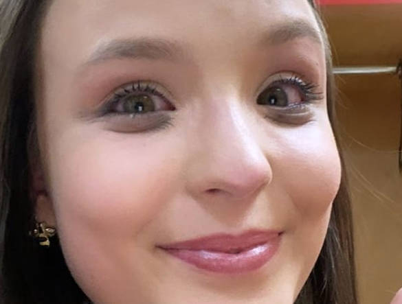 Emocionada, Larissa Manoela se despede do SBT: “Obrigada por terem me acolhido"