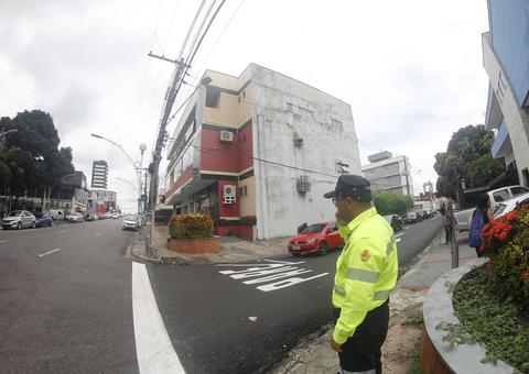 Vieiralves ganha nova sinalização de trânsito e sistema binário em Manaus