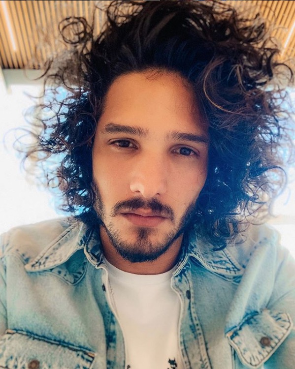 João Zoli é internado às pressas após vomitar sangue e revela doença: ‘fui pego de surpresa'