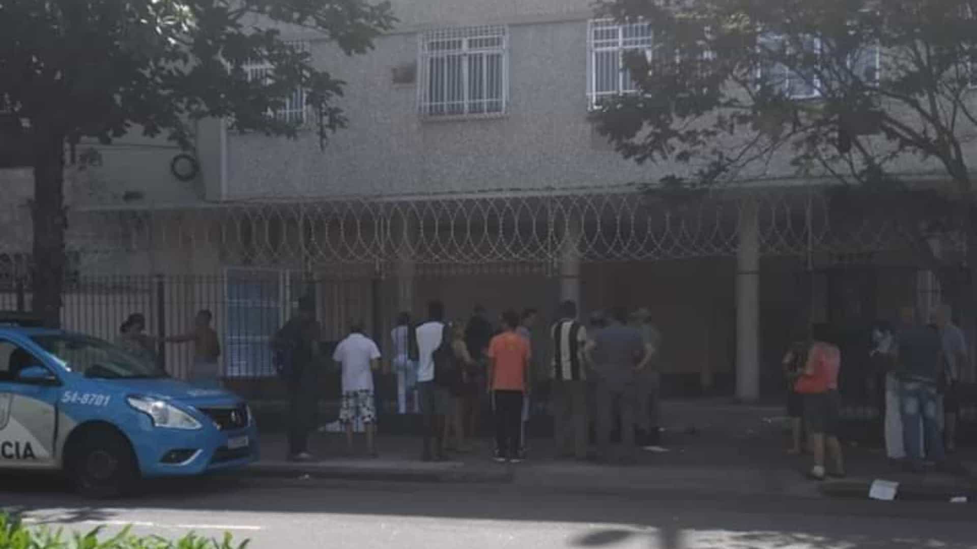 Padrasto joga enteado de 3 anos pela janela de prédio