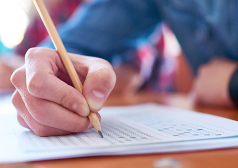 Justiça manda universidade efetivar matrícula de estudante por motivo de saúde