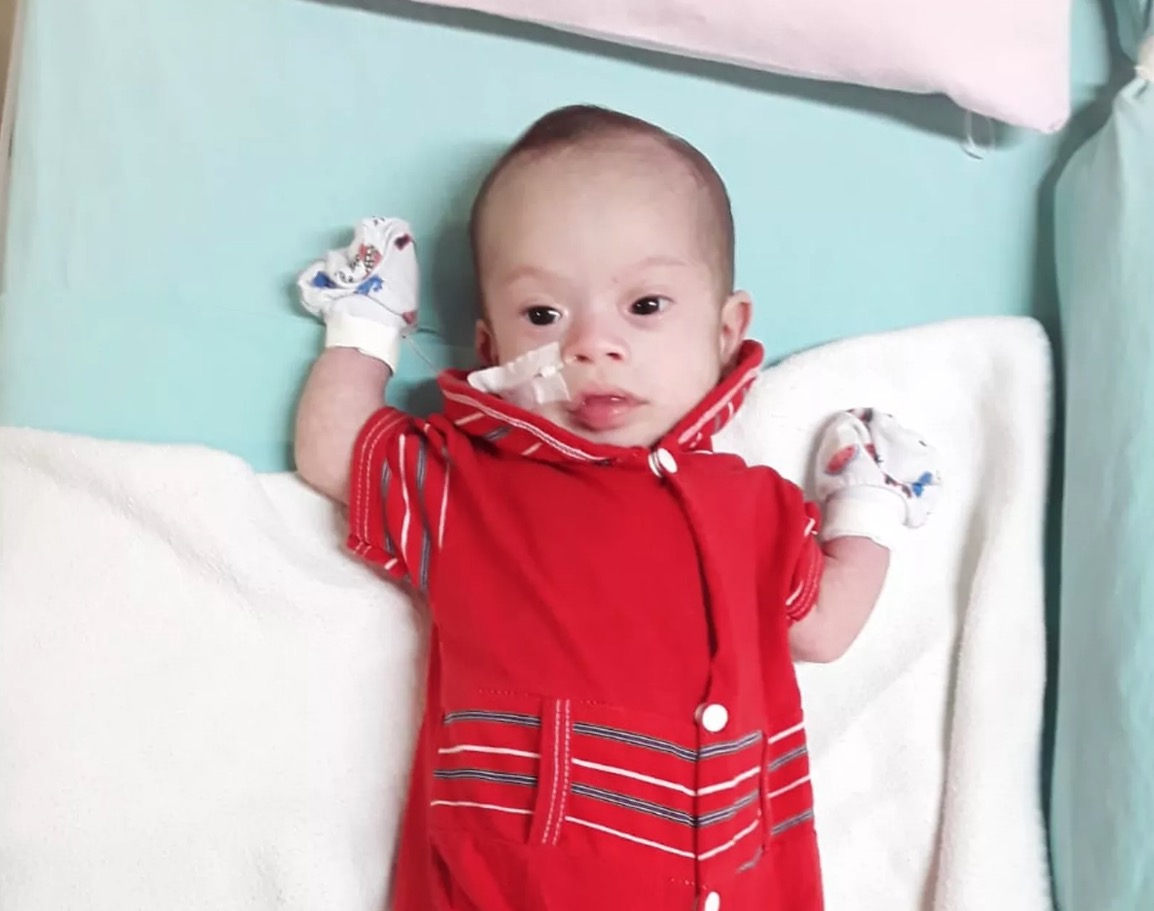 Bebê cardiopata que teve cirurgia adiada morre em hospital de Manaus 