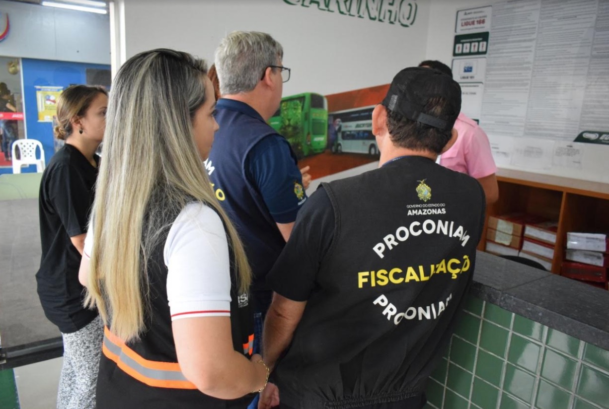 Em fiscalização, Procon flagra irregularidades em guichês da Rodoviária de Manaus 