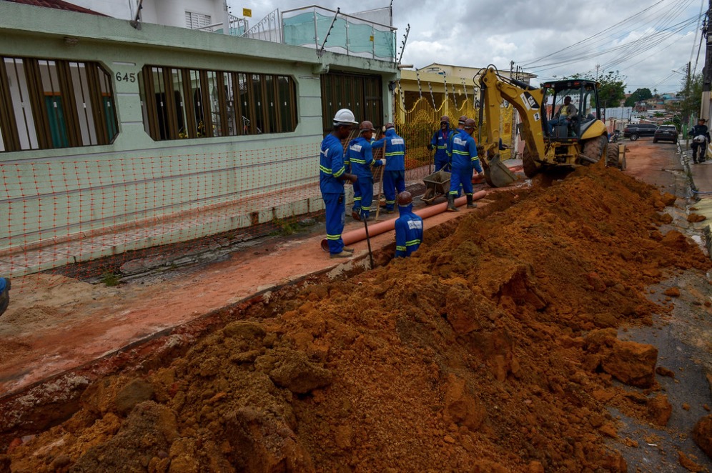 Nova rede de esgoto vai beneficiar 4 mil pessoas em Manaus 