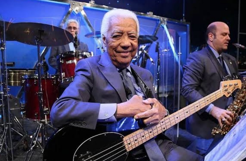 Bira, músico do programa do Jô Soares, sofre AVC e está internado