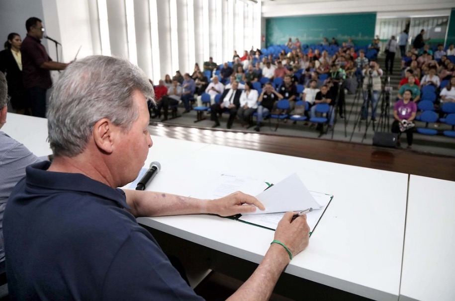 Prefeitura de Manaus divulga 5 leis que beneficiam servidores municipais