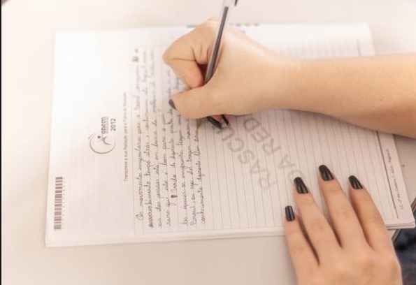 Fies exigirá 400 pontos na redação do Exame Nacional do Ensino Médio