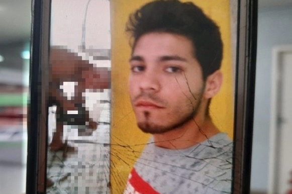 Em Manaus, jovem é achado morto com 74 facadas no quintal da casa da avó