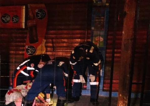 Mototaxista corre para mercadinho mas é executado por dupla em moto em Manaus