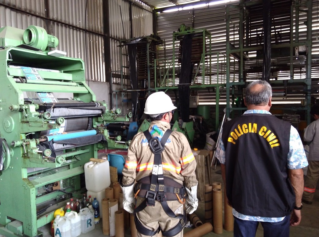 Fábrica de plástico é flagrada desviando energia em Manaus 