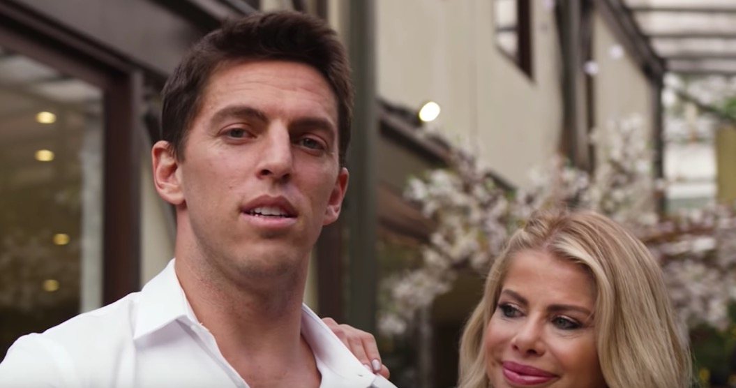 Amaury Nunes cai no choro ao descobrir que será pai de filho de Karina Bacchi