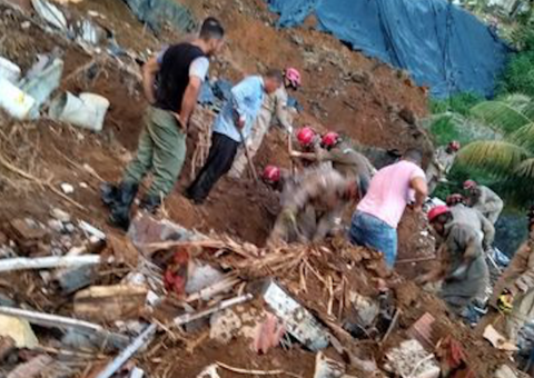 Polícia investiga se rompimento de canos causou deslizamento no Recife