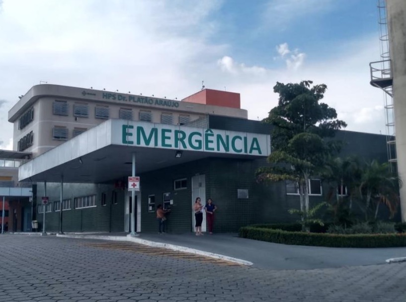 Na véspera de Natal, tiros e facadas levam três pessoas para hospital de Manaus 