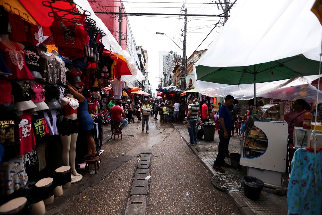 Mais de 50% da população do Amazonas está com nome sujo, indica Serasa