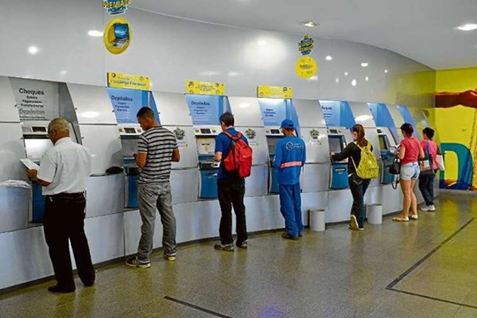 Bancos funcionam hoje e não abrem nos dias 31 e 1º