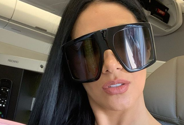 Simaria posa com óculos extravagante e brinca: “Zé bonitinho"