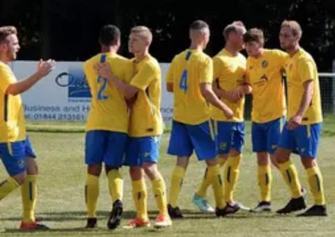 Time inglês leva 8 a 0 no primeiro tempo e não volta do intervalo