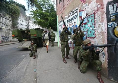 Turista é baleado e fica gravemente ferido ao entrar em favela no Rio de Janeiro