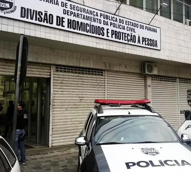 Homem é assassinado e sua cabeça é encontrada dentro de bolsa em frente à igreja
