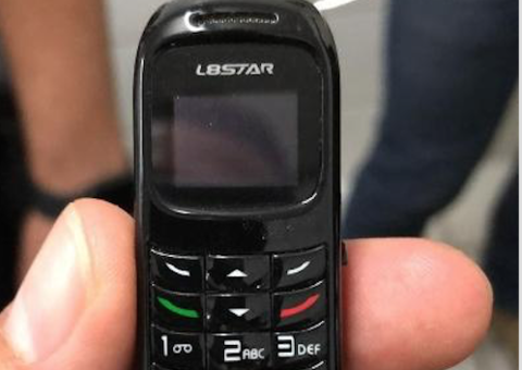 Raio X revela celular engolido por detento