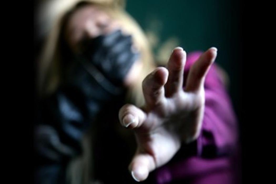 Em Manaus, se passando por policiais grupo sequestra casal e destrói câmeras de bar