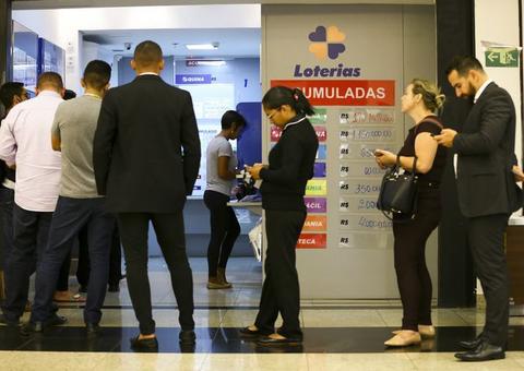 Apostas de R$ 210 milhões na segunda-feira são recorde na Mega da Virada