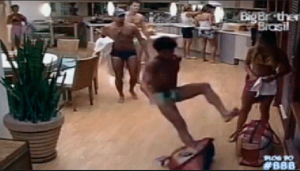 Primeira chamada do BBB 20 relembra tretas e leva net à loucura; veja