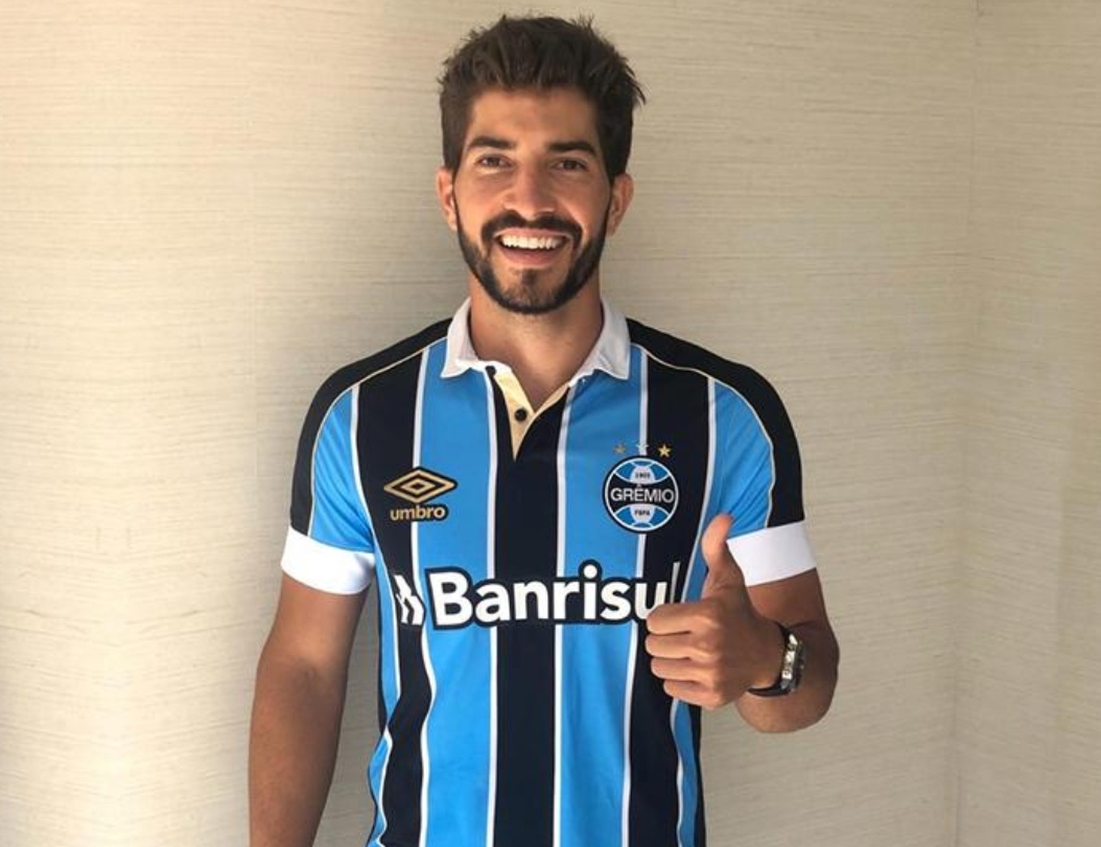 Em clima de esquenta, Grêmio anuncia contratação de Lucas Silva