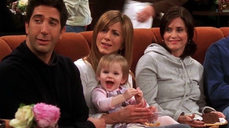 2020 chegou e a Emma, filha de Rachel e Ross em Friends, acordou; veja como ela cresceu