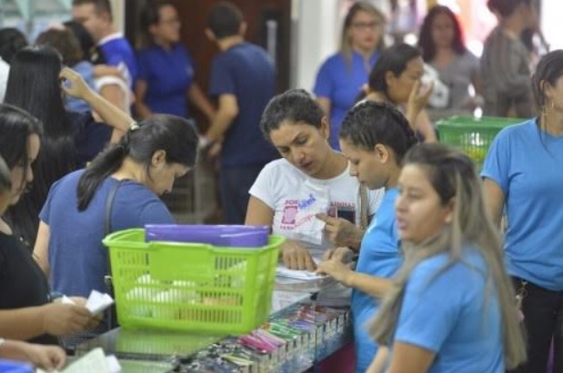 Procon vai intensificar fiscalização no período de compra de material escolar no Amazonas 