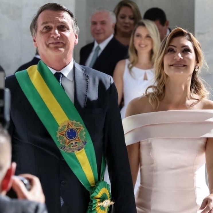 Silicone e mais: saiba quais cirurgias plásticas Michelle Bolsonaro realizou no Réveillon