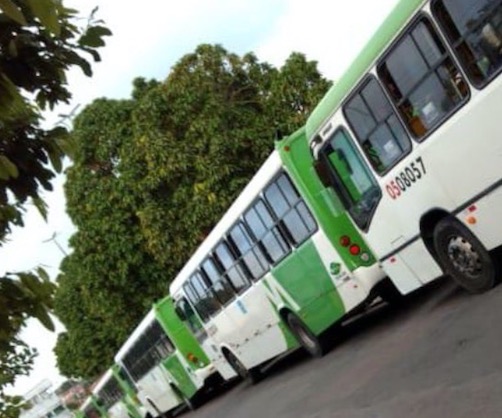 Em Manaus, rodoviários cruzam os braços para cobrar pagamentos atrasados