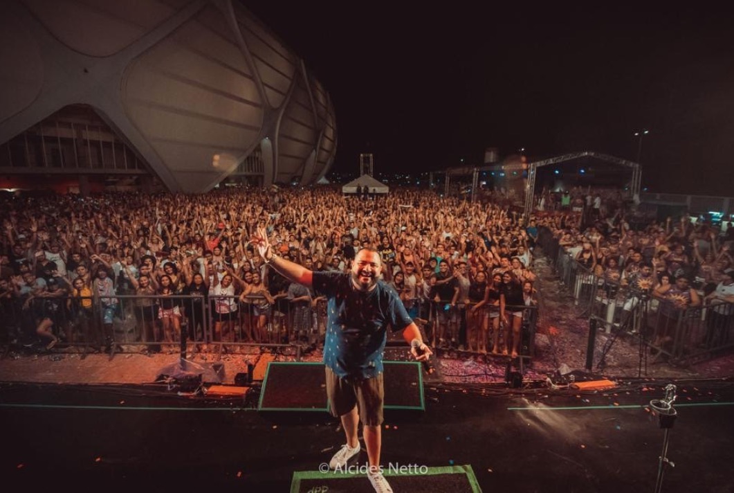 Banda do DJ Evandro Jr. levou 60 mil pessoas para a Arena da Amazônia