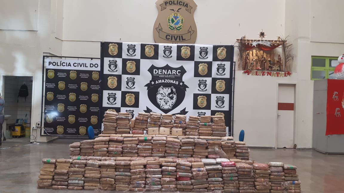 Polícia apreende 400kg de skunk em residência e três são presos em Manaus 
