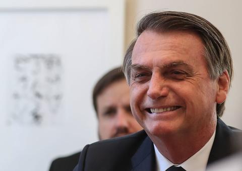 Bolsonaro diz que pai quer filho 'homem' e filha 'mulher'