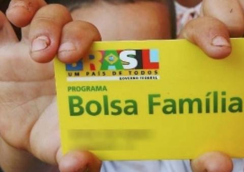 Bolsonaro culpa aumento de beneficiários por remanejamento do Bolsa Família