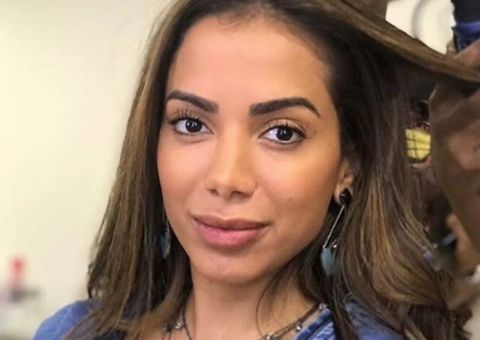 Anitta confessa nervosismo com papel em novela ‘Amor de mãe’  
