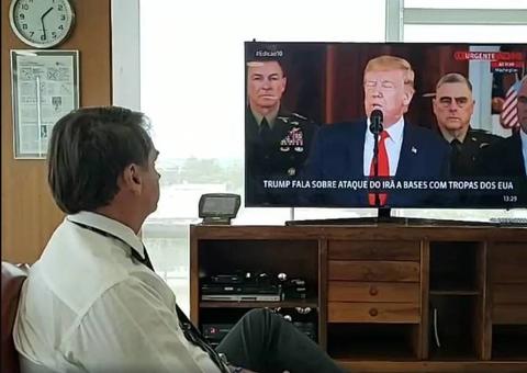 Bolsonaro faz live para assistir discurso de Trump e critica Lula sobre o Irã