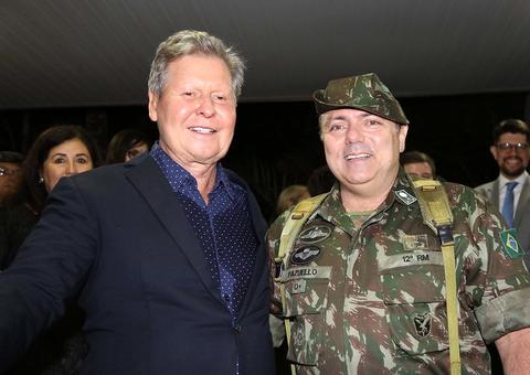 Prefeito prestigia troca de comando da 12ª Região Militar em Manaus