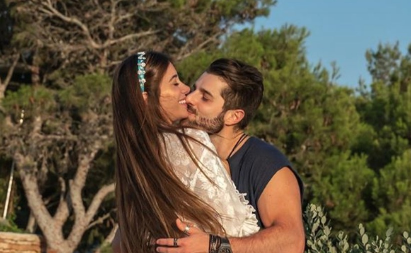 Grávida, esposa de Alok posta foto nua e anuncia ida para maternidade