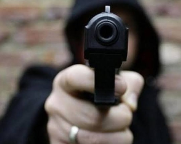 Homem é sequestrado após ter casa invadida por criminosos em condomínio na Ponta Negra