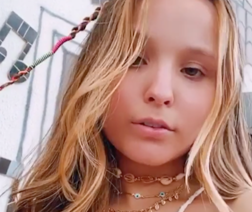 Larissa Manoela muda o visual e aparece ruiva; Veja o resultado 