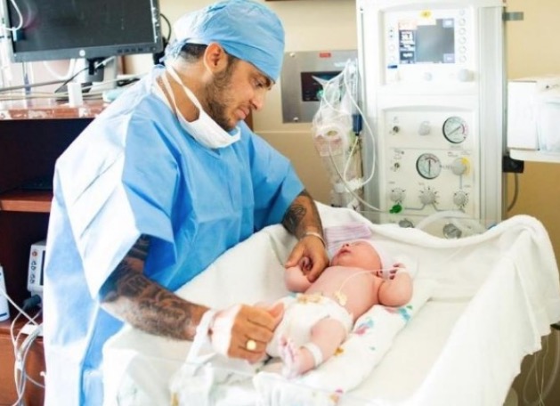 'Desprezível, baixo', diz Gretchen ao falar de comentários homofóbicos sobre o neto