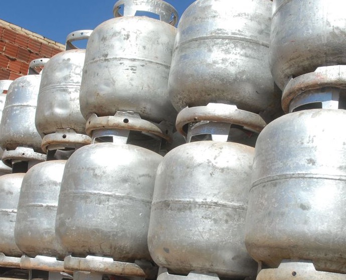 Bolsonaro defende mais engarrafadoras de gás para reduzir preço