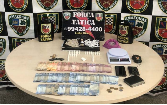 Homem é preso com drogas e dinheiro em Manaus