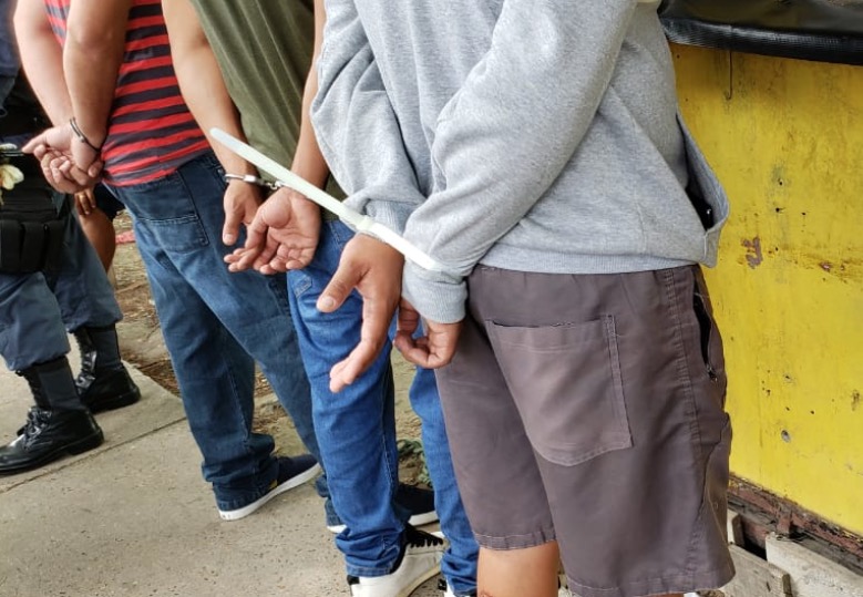 Após mortes em série, polícia deflagra mega operação em áreas vermelhas de Manaus